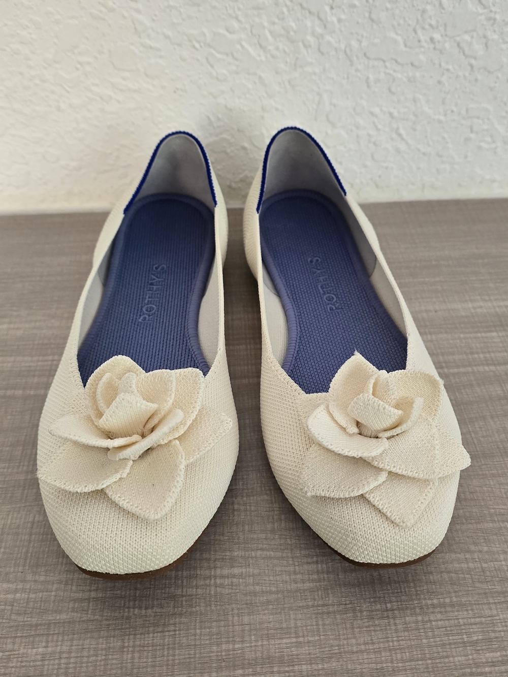 Rothy's Women 3D Flower Detail Flats Cream Off-White Shoes Size 8 W8 Blue Insole